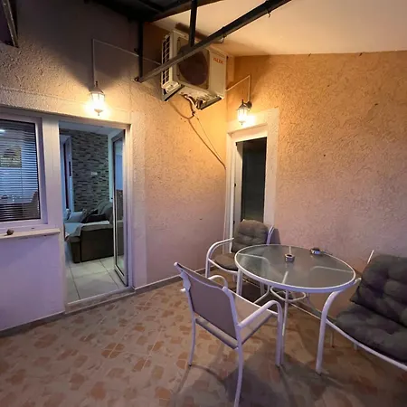 Apartman Guberinic,Tivat ,Trosoban Stan Exterior photo